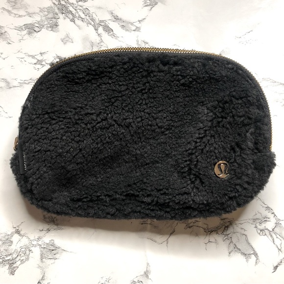 Lululemon Everywhere Fleece Belt Bag with Gold Hardware Extended Strap Black - Picture 5 of 7